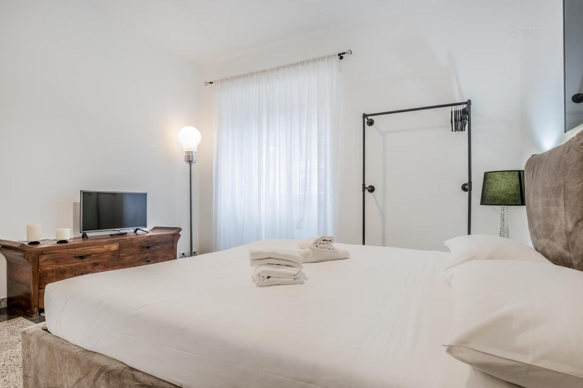 Piazza Vescovio Spazioso Trilocale Rome Bagian luar foto